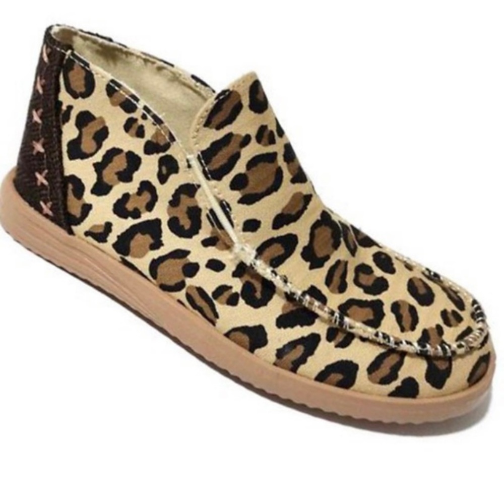 Women’s shoes Outwoods Walk-5 Leopard print size 8 fashion sneakers